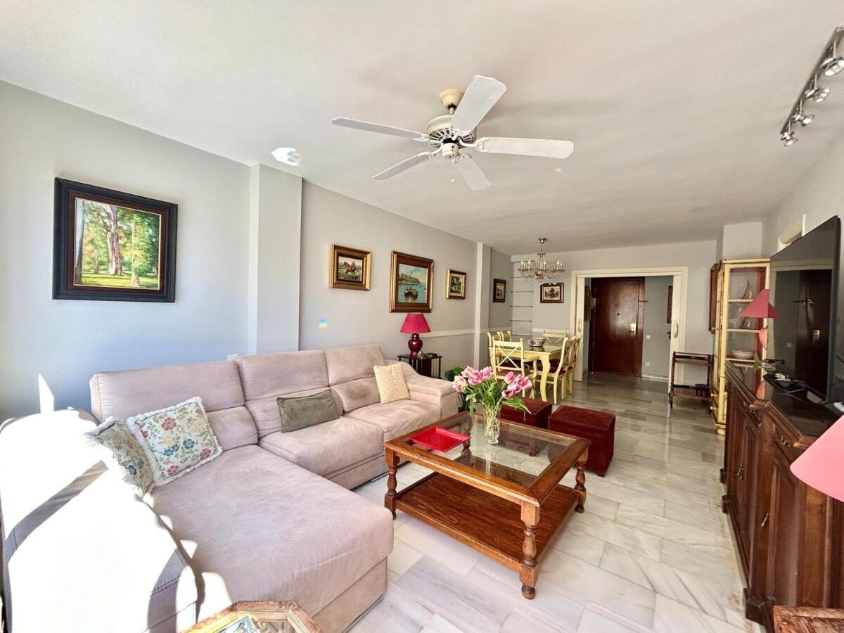 Apartment In Center With Parking In The Building Marbella