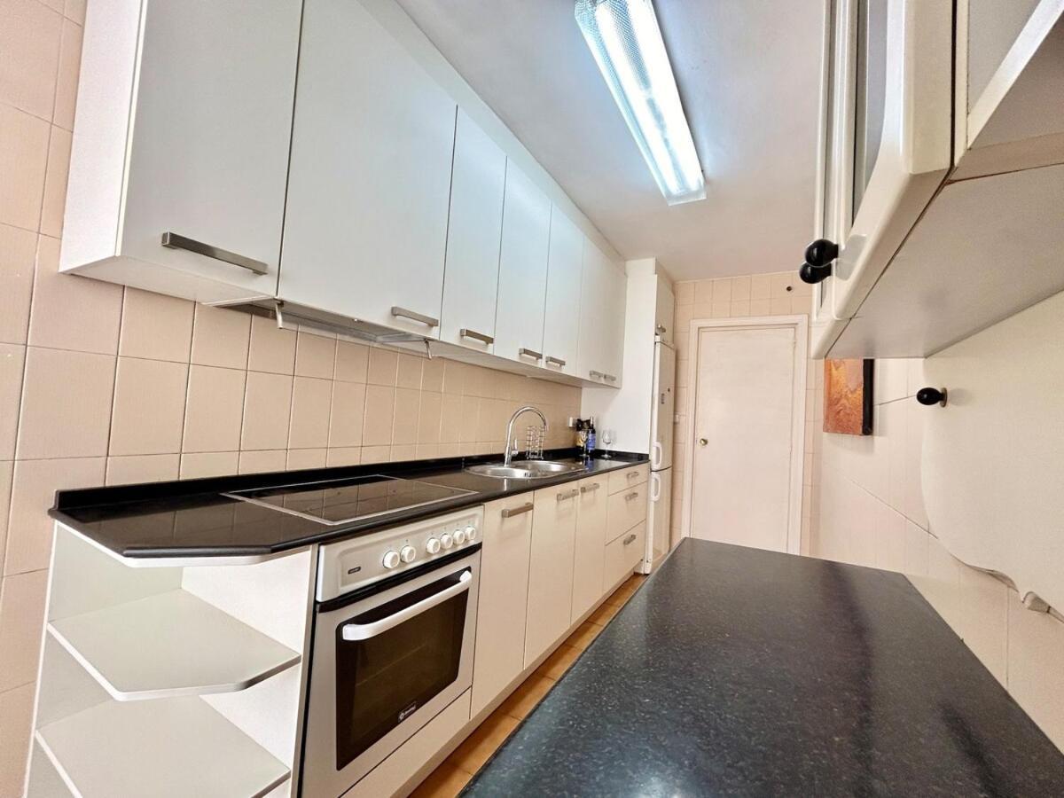 Apartment In Center With Parking In The Building