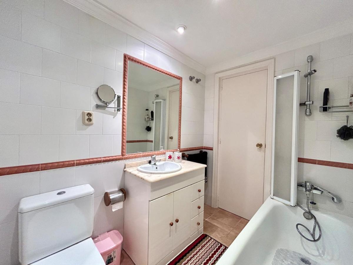 In Center With Parking In The Building Apartment Marbella
