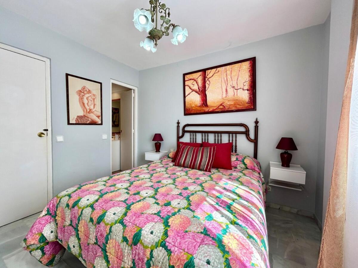 In Center With Parking In The Building Apartment Marbella